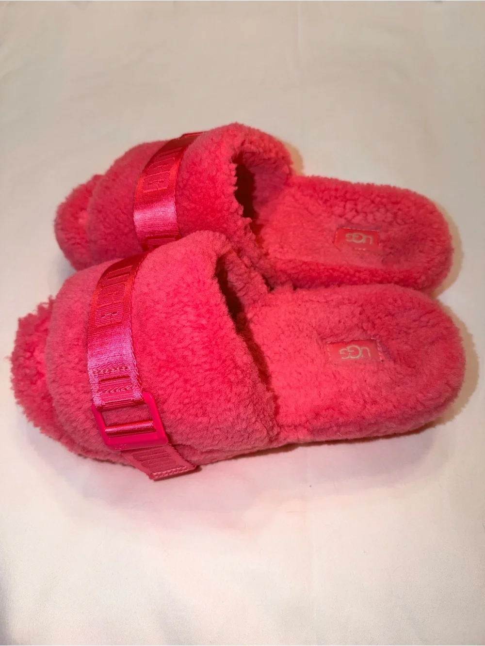 UGG Fluffita Slides in Taffy Pink • Women’s Size 8